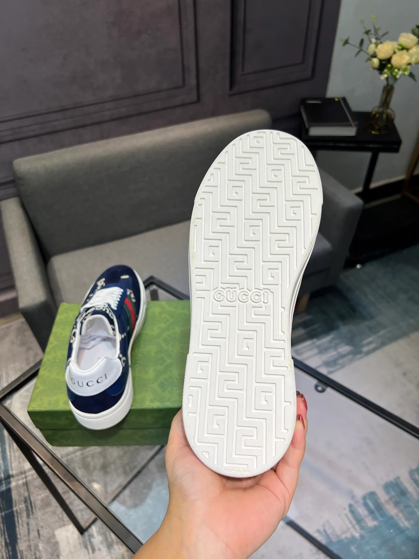 Men's Men's Shoes 💰440 Gucci Gucci's latest trendy shoes and casual shoes are popular in physical stores, new spring and summer comfortable imported custom original cowhide, unique jacquard fabric element design. With sheepskin lining, original bottom, 💪 details determine quality, you can enter and leave the counter at will, welcome to compare🇮🇹, code number 38-44 (45 customized)